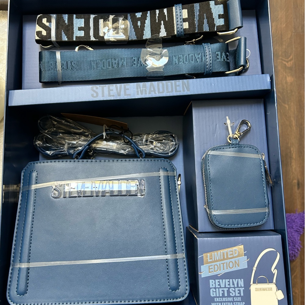 Steve Madden limited edition Bevelyn gift set